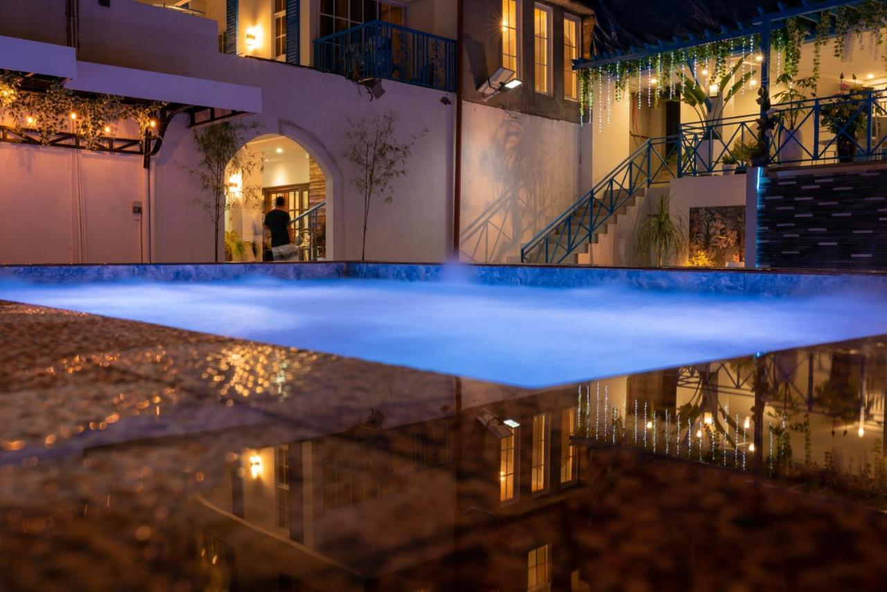 Bernese Resort Hotel Powered By Cocotel Ligao Zewnętrze zdjęcie